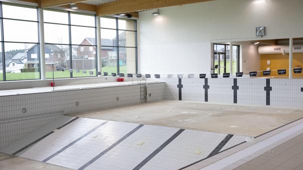 <p>Kelmis schwimmbad 01-35</p>