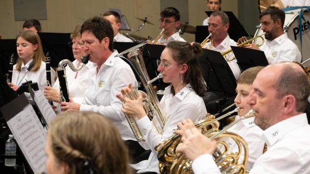 <p>Der Kgl. Musikverein „Eifeltreu“ Lommersweiler präsentierte sich in bester Verfassung.</p>