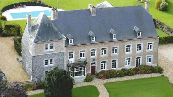 <p>Ein Blick von oben auf das Anwesen</p>