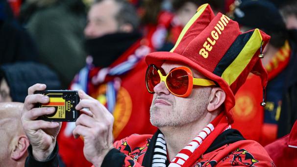 <p>Hut, Brille oder Schal: Beim Fan-Outfit gibt es keine Grenzen.</p>