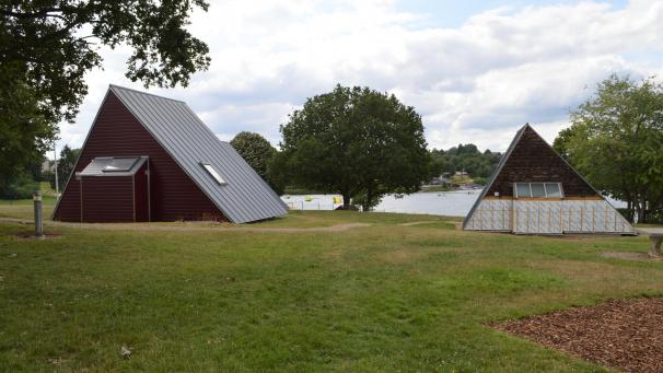 <p>Die Chalets prägen das Bild des Ferienparks.</p>
