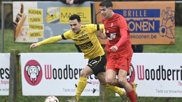 <p>Zumindest das Heimrecht haben Florian Thonus (links) und die Raeren-Eynattener auf dem Weg Richtung Aufstieg immer auf ihrer Seite.</p>