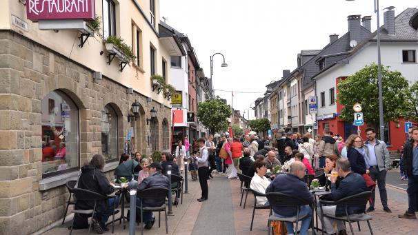 <p>St.Vith verwandelte sich zum Frühlingsfest in eine gastronomische Flaniermeile.</p>