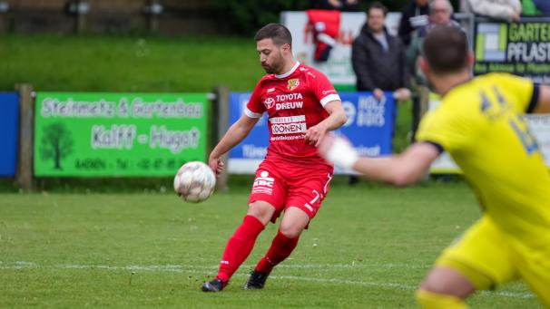 <p>Der Aufstieg rückt ganz nah: Markus Klauser und die Raeren-Eynattener sind in der Endrunde weiter.</p>