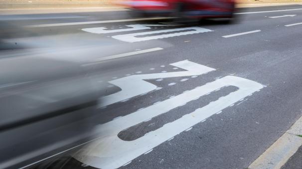 <p>Die häufigsten Geschwindigkeitsüberschreitungen finden auf Schnellstraßen oder Autobahnen statt.</p>