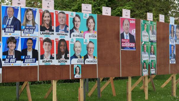 <p>Parteien versprechen manchmal das Blaue vom Himmel, aber wer soll das bezahlen?</p>