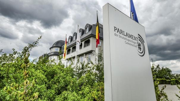 <p>Blick auf das Parlament der DG</p>