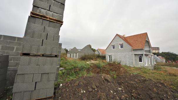 <p>Mit den Reformen im Wohnungswesen hat das Parlament der DG am Montag einen ersten Schritt unternommen. Dem müssten aber in der kommenden Legislaturperiode weitere folgen, hieß es bei der Debatte.</p>