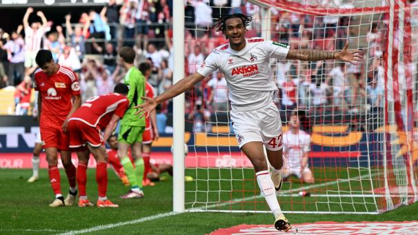 <p>Die Hoffnung lebt: Damion Downs verwandelt das RheinEnergieStadion mit seinem Tor zum 3:2 gegen Union Berlin in ein Tollhaus. Köln kann den Klassenerhalt noch schaffen.</p>