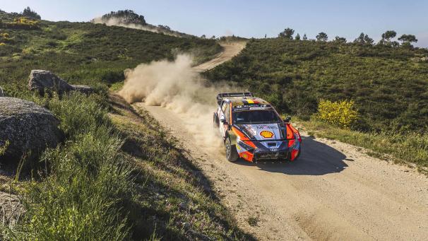 <p>Thierry Neuville und Martijn Wydaeghe im Hyundai I20 in Aktion während der „Rally de Portugal 2024“.</p>