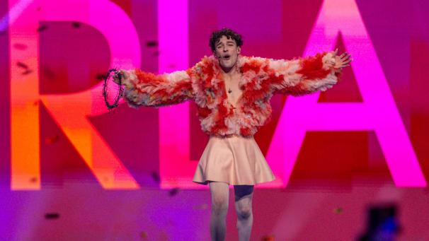 <p>Nemo aus der Schweiz jubelt nach dem Gewinn im Finale des Eurovision Song Contest (ESC) 2024 mit seinem Titel „The Code“.</p>
