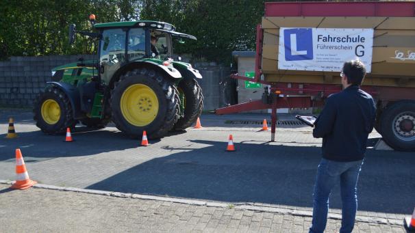 <p>Am Dienstag fand die erste Fahrprüfung des LSZ in St.Vith statt.</p>