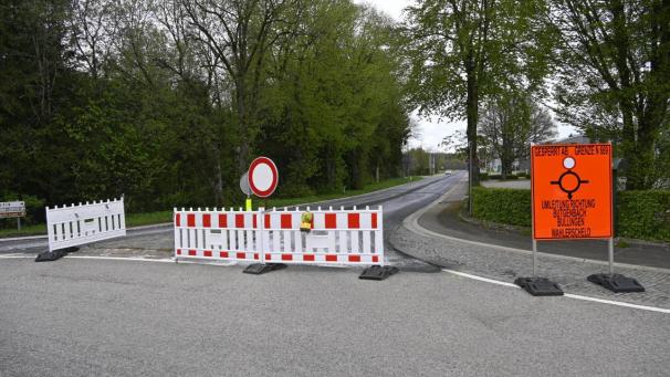 <p>Die Straßensperrung am Kreisverkehr „Panzer“ gehört der Vergangenheit an.</p>