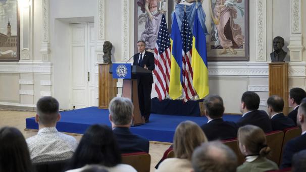 <p>Antony Blinken spricht zu Studenten und Professoren des Igor-Sikorsky-Polytechnikums in Kiew.</p>