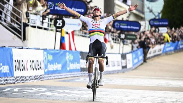<p>Mathieu van der Poel (hier bei seinem Triumph bei Paris-Roubaix) tritt bei Olympia an.</p>