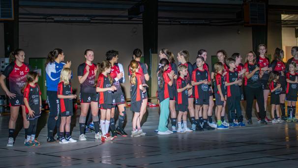 <p>Die Eynattenerinnen wollen sich gebührend vom eigenen Anhang verabschieden.</p>