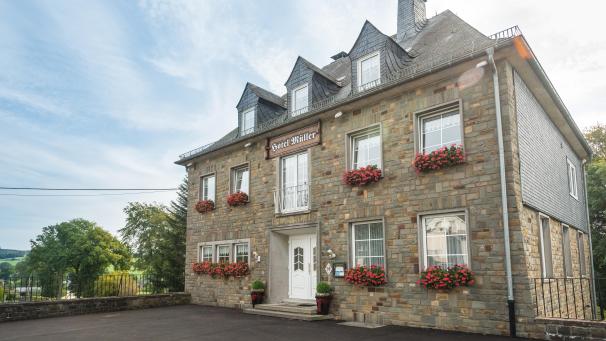 <p>Das Hotel Müller schließt.</p>