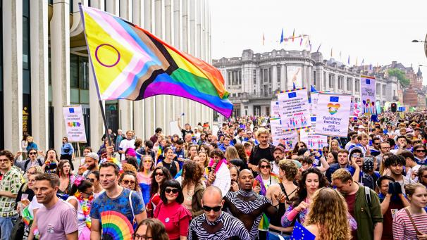 <p>Die Parade zog viele Besucher an.</p>