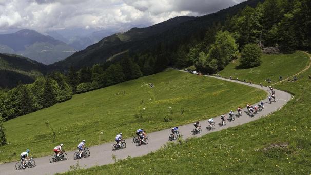 <p>Grüne Wiesen sind okay, doch auf Schnee haben die Teilnehmer beim Giro keine Lust.</p>