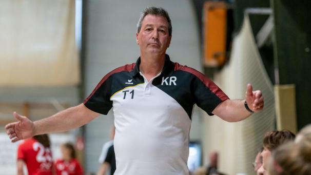<p>Vertragsverlängerung: Kurt Rathmes trainiert die HCER-Damen auch in der Spielzeit 2024-25.</p>