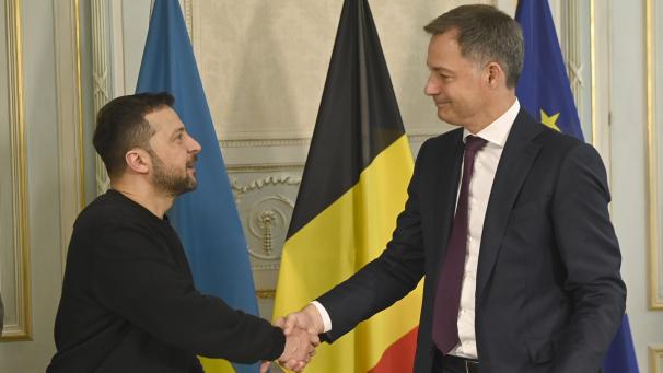 <p>Alexander De Croo (rechts) traf am Dienstag Wolodymyr Selenskyj (links).</p>