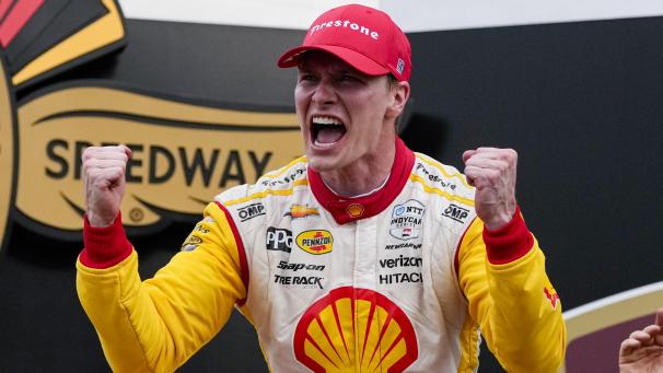 <p>Sieger Josef Newgarden jubelt in Indianapolis.</p>