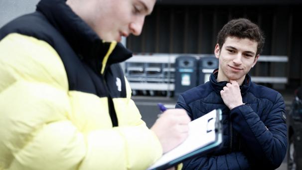 <p>Unterschriftensammlung für eine Kandidatenliste von Chez Nous in Chaudfontaine</p>