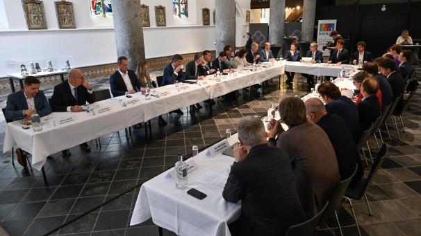 <p>Die Minister trafen sich am Donnerstagnachmittag im Kloster Heidberg, um die Pläne zu besprechen.</p>