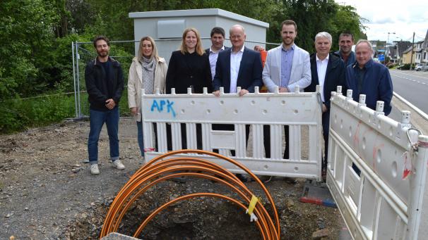 <p>Die Projektpartner hoffen, dass der Zeitplan bis 2026 eingehalten werden kann und Ostbelgien flächendeckend über schnelles Internet verfügen wird.</p>