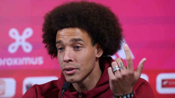 <p>Axel Witsel bei der Pressekonferenz am Samstag</p>