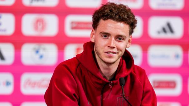 <p>Maxim De Cuyper bei der Pressekonferenz am Samstag in Tubize</p>