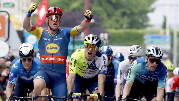 <p>Auftaktsieger: Mads Pedersen (Lidl-Trek) gewinnt die erste Etappe des Critérium du Dauphiné.</p>