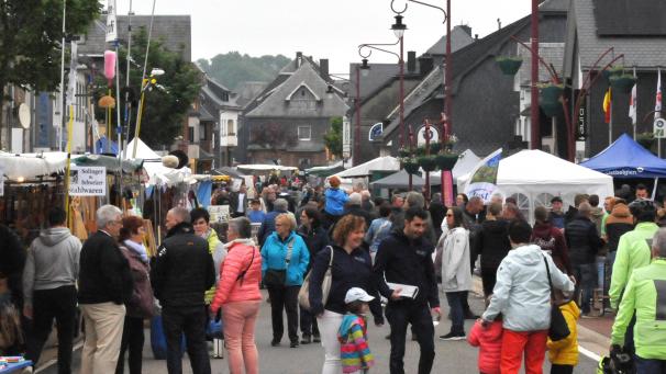 <p>Trotz des dürftigen Wetters war der Büllinger Frühjahrsmarkt gut besucht.</p>