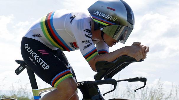 <p>Dominator: Remco Evenepoel gewinnt bei der Dauphiné das Zeitfahren und übernimmt die Gesamtführung.</p>