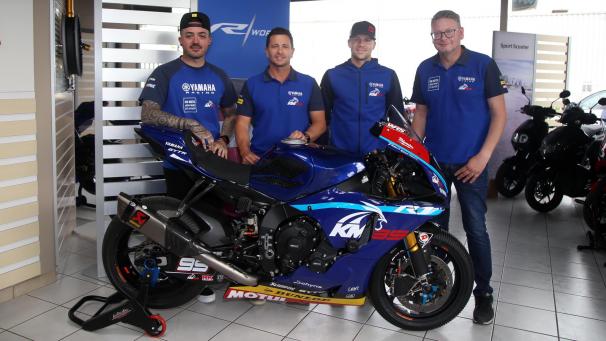 <p>Das KM99-Team mit (von links) Jeremy Guardoni, Randy De Puniet, Florian Marino und Mario Küpper.</p>