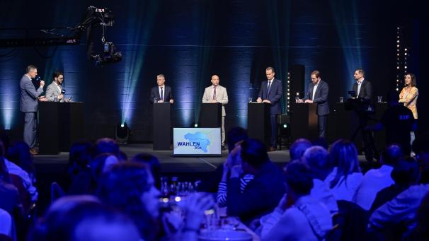 <p>Die PDG-Spitzenkandidaten stellten sich am Mittwoch im St.Vither Triangel den Fragen der beiden Chefredakteure Stephan Pesch (BRF) und Christian Schmitz (GrenzEcho).</p>