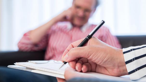 <p>Die Satzungsänderung muss bei einem Notar durchgeführtwerden.</p>