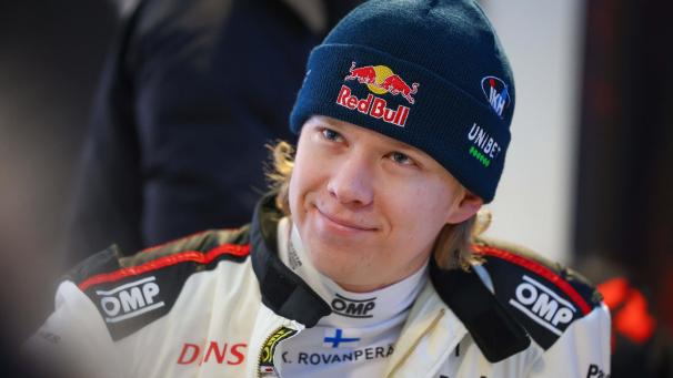<p>Kalle Rovanperä fährt 2024 Rallye mit Toyota und Rundstrecke mit Porsche.</p>