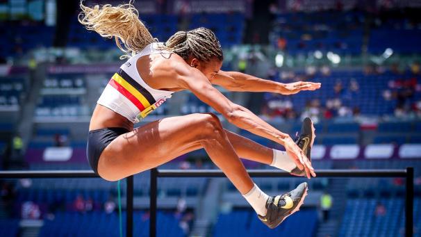 <p>Nafi Thiam fliegt im Weitsprung auf den zweiten Platz.</p>