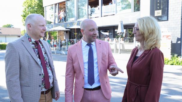 <p>Alain Mertes, Michael Balter und Diana Stiel (v.l.n.r.) dürfen sich künftig über eine neue Fraktionskollegin im Parlament der DG freuen: Trotz leichter Stimmenverluste konnte Vivant einen vierten Sitz ergattern.</p>