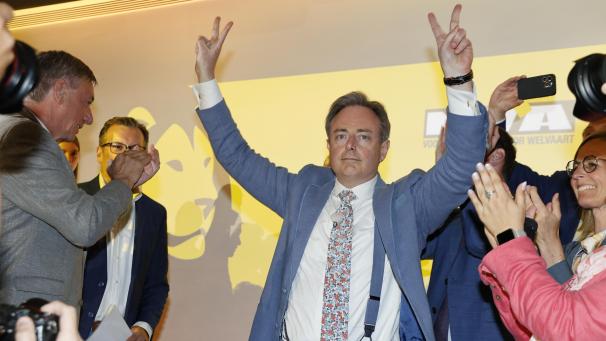 <p>N-VA-Parteichef Bart De Wever triumphiert nach einer unwahrscheinlichen Wendung.</p>