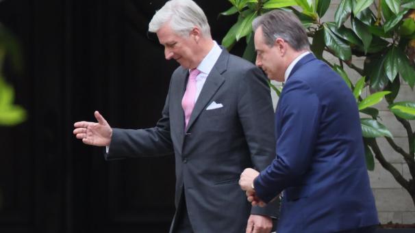 <p>König Philippe erteilte Bart De Wever (r.) einen Informationsauftrag mit Blick auf die zukünftige Bildung einer Föderalregierung.</p>