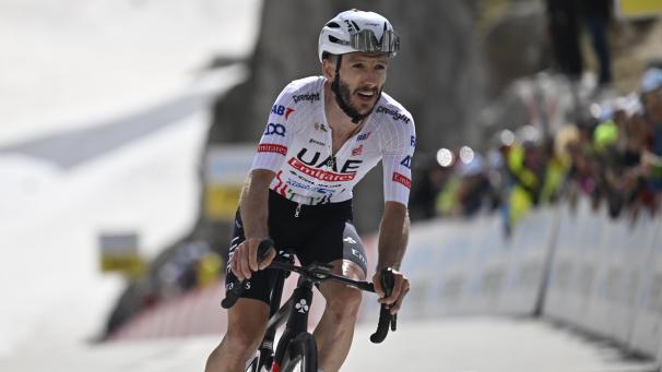 <p>Adam Yates übernimmt die Gesamtführung.</p>