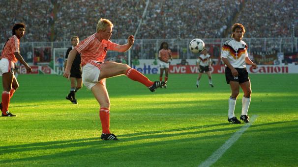 <p>EM 1988: Die Niederlande (hier Ronald Koeman) siegte im Halbfinale gegen Deutschland.</p>