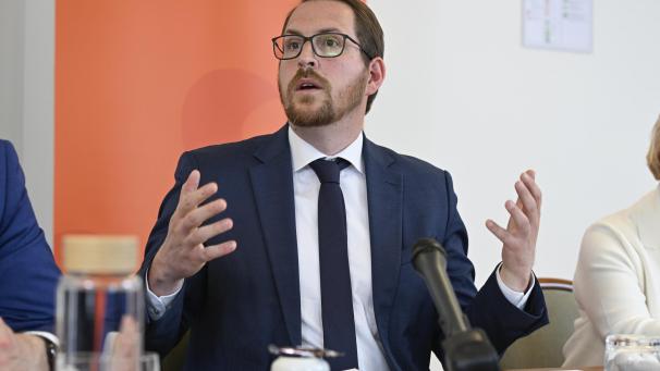 <p>Der CSP-Politiker Jérôme Franssen wird neuer Bildungsminister der DG.</p>