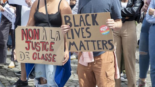 <p>Juli 2023, nach dem Urteil im Fall Sanda Dia: Protest gegen Klassenjustiz</p>