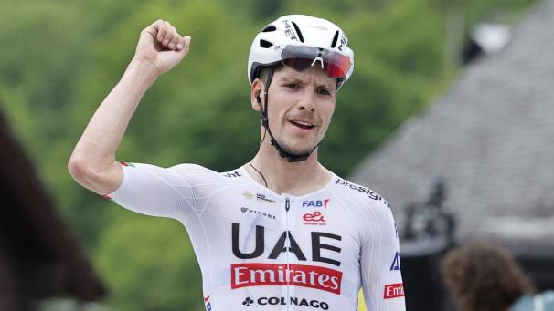 <p>Das UAE Team Emirates triumphiert erneut bei der Tour de Suisse: Dieses Mal gewinnt Joao Almeida.</p>