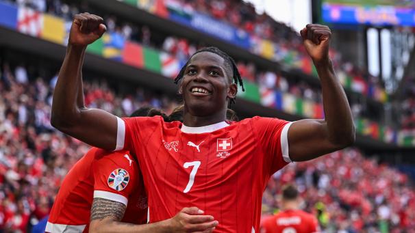 <p>Breel Embolo jubelt nach seinem Tor zum 1-3 für die Schweiz.</p>