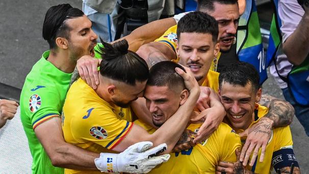 <p>Die Rumänen setzen vor ihrem Treffen mit Belgien ein großes Ausrufezeichen.</p>