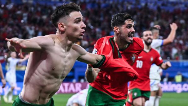 <p>Dank Francisco Conceicao (links)startet Mitfavorit Portugal erfolgreich ins Turnier.</p>